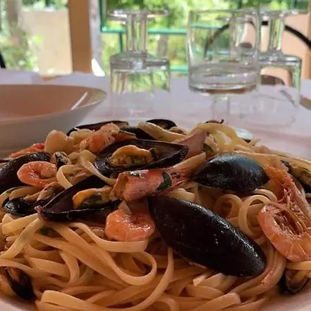 ホテル La Valle Ristorante Pizzeria 3*