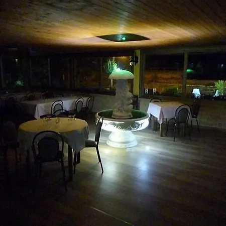 호텔 La Valle Ristorante Pizzeria 잠브로네