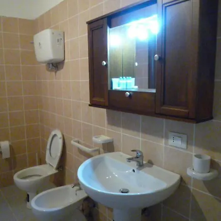 호텔 La Valle Ristorante Pizzeria 잠브로네