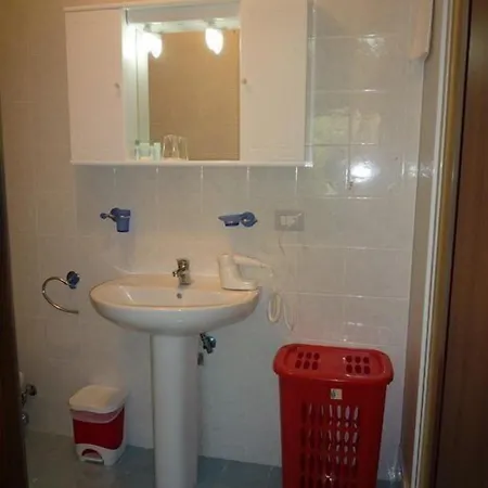 호텔 La Valle Ristorante Pizzeria 잠브로네